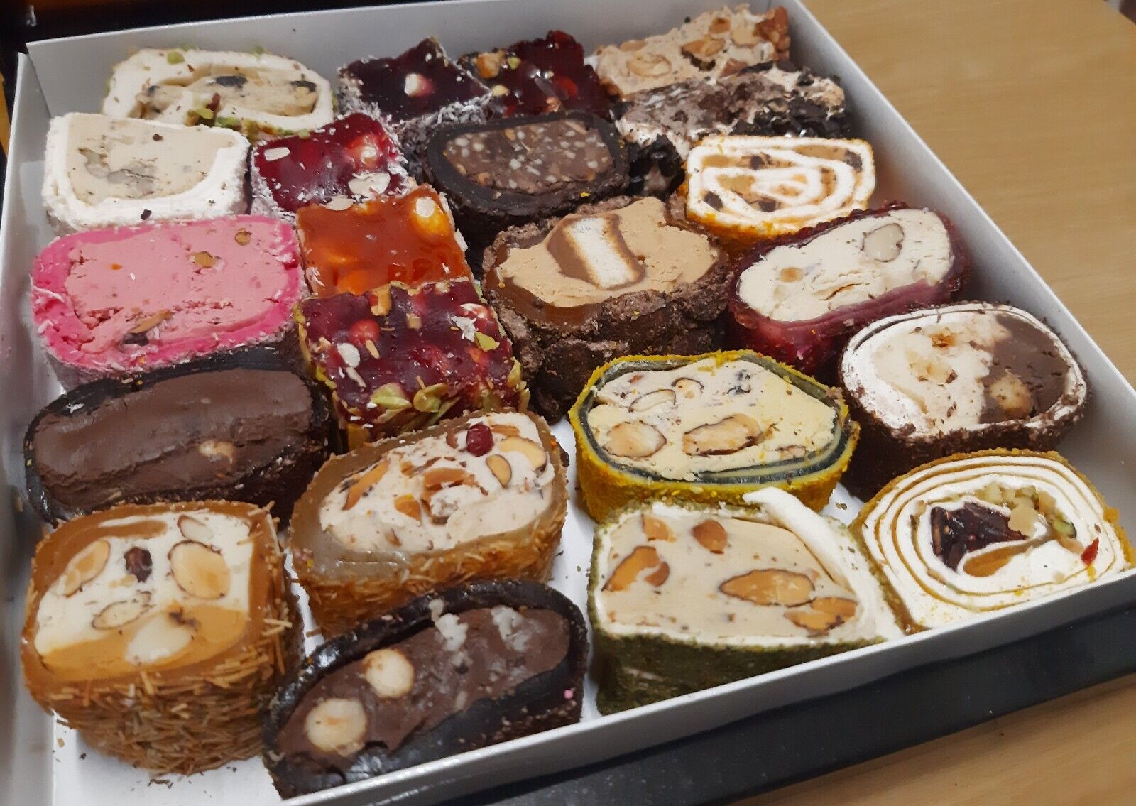 Premium Authentic Assorted Turkish Delight Lokum Gourmet Gift Box 1kg